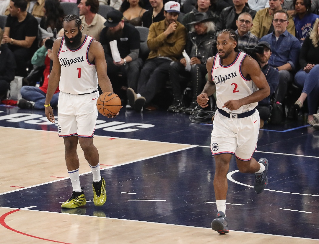 九游体育-Karsa在日本队比赛中反败为胜，爆冷引发热议！比赛高潮迭起-九游体育