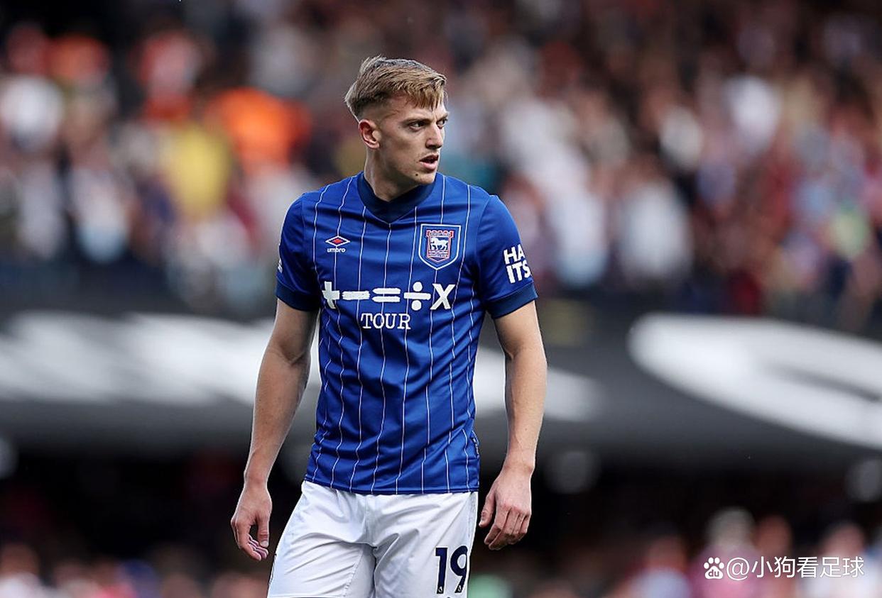 包含转会期纽卡斯尔调整名单以备德甲，回应争议环节打磨，压力陡增，临场指挥获称赞的词条