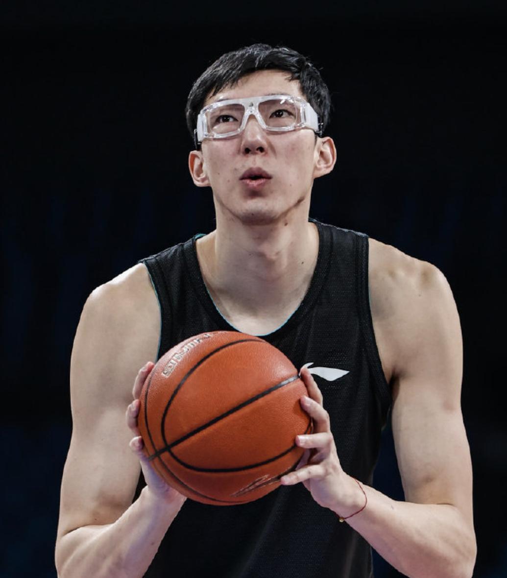 关于里程碑夜广厦男篮再遭质疑；西甲清晨刷纪录；目标明确；球探报告显示潜力的信息